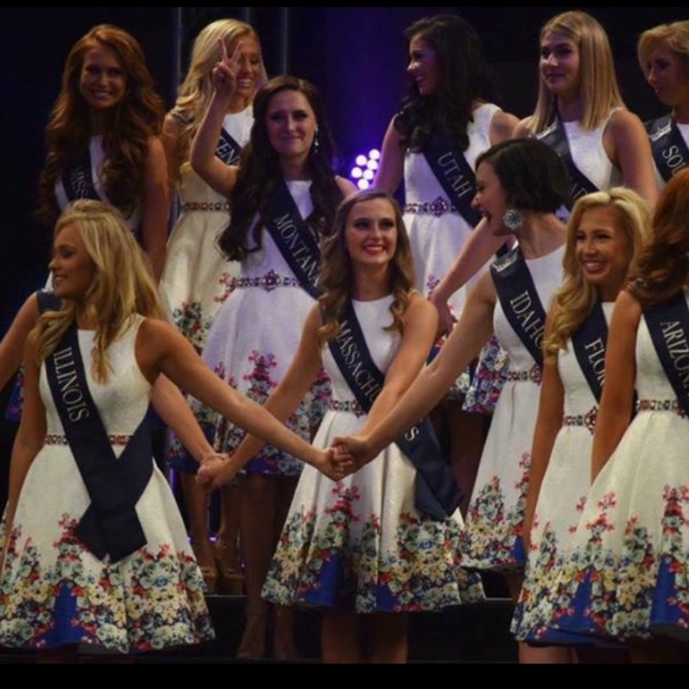 Tony Bowls Tea Length Dress